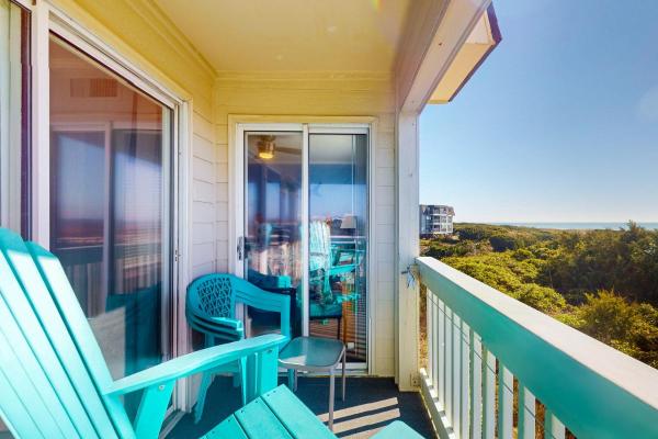 A la foto es mostra l'objecte A Place At The Beach 275 situat a la ciutat de Atlantic Beach.