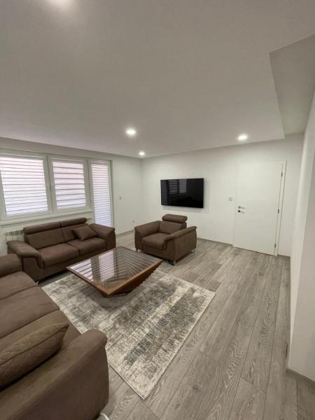 Na zdjęciu widoczny jest obiekt Apartment Vogošća centre położony w mieście Vogošća.