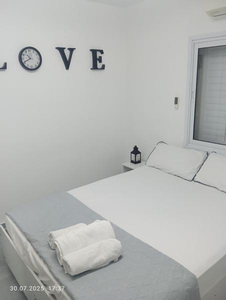 La photo montre l'objet רימון יחידות אירוח Vacation units RIMON situé dans la ville de Qiryat Gat.