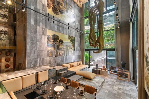 Na zdjęciu widoczny jest obiekt Luxury 4BR Condo - Art & Pool - Barneys Residences położony w mieście Tulum.