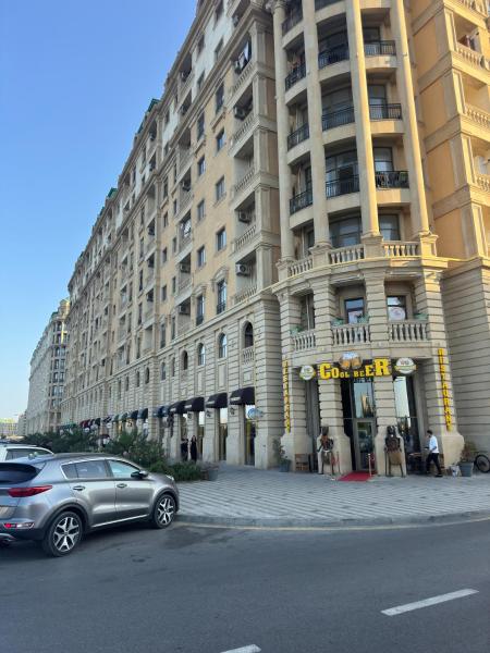 A la foto es mostra l'objecte Boulevard Sumgait situat a la ciutat de Sumqayit.