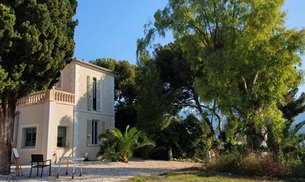 På bilden syns objektet Villa familiale La Torrettina som ligger i staden Roquebrune-Cap-Martin.