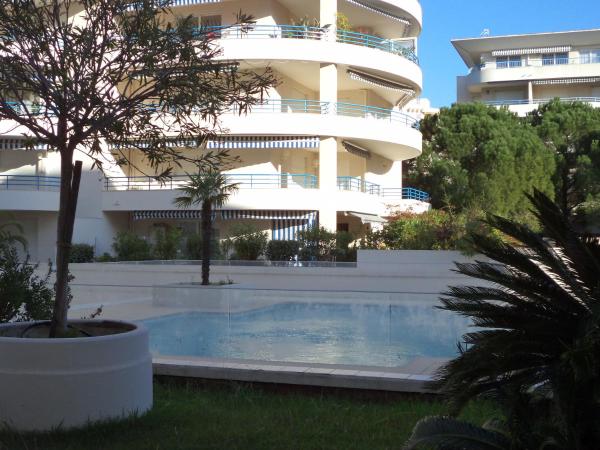 A la foto es mostra l'objecte Studio Fréjus-Plage, 400m de la mer, piscine situat a la ciutat de Fréjus.