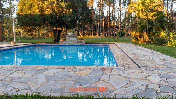 A la foto es mostra l'objecte Sítio em Sarapuí com piscina e lazer completo situat a la ciutat de Sarapuí.