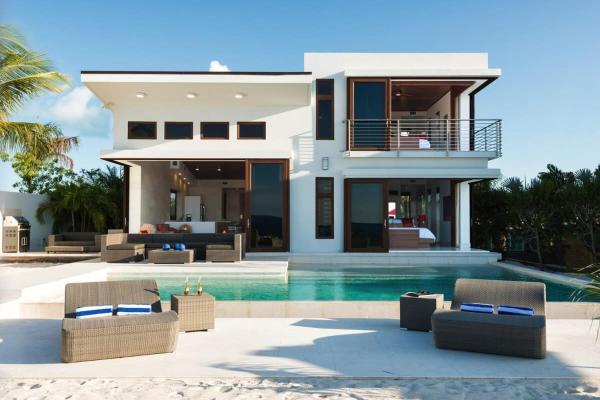 Beachfront Luxury 2 Bedroom Villa On Grace Bay - Turks e Caicos