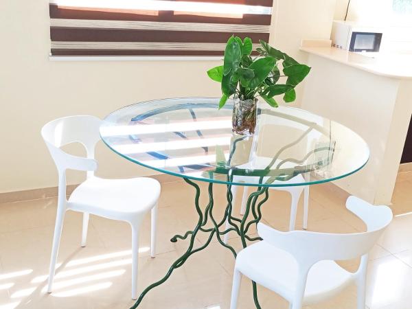 На фото показан объект Apartamento en Residencial Los Pinos Cotui, расположенный в городе Котуи.