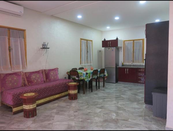 På billedet ses objektet FERME MZODiA beliggende i byen Knassis.