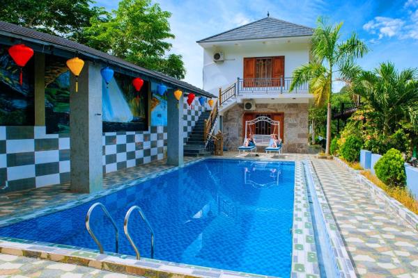A la foto es mostra l'objecte The Hill Villas situat a la ciutat de Tam Trang.