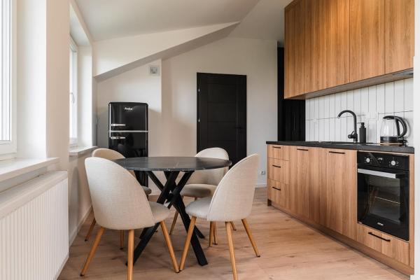 The photo shows the APARTAMENT ZEN winda klimatyzacja dobra energia located in the city of Płock.