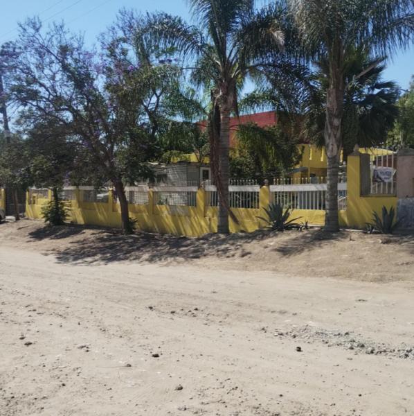 The photo shows the Casa Grande Familiar en Rosarito located in the city of Plan Libertador.