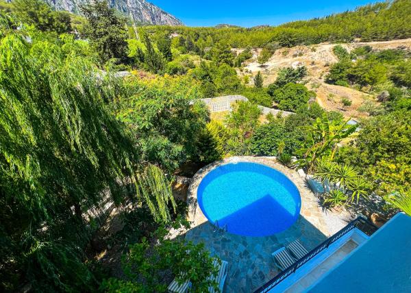 På bilden syns objektet Luxurious Villa Beckham by HolidayKeys som ligger i staden Karmi.