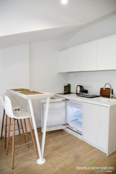 A la foto es mostra l'objecte Mini Condo 27 DL 1 bed penthouse 2 min to sea situat a la ciutat de Donja Lastva.