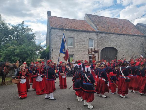Nella foto è visibile l'oggetto charmant groot huis met verzicht en zonsondergang aan voet van de Ardennen situato nella città di Stave.