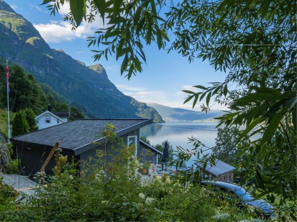 Fjord Cabin With Panoramic View & Private Balcony - Skjolden