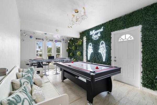 New Hollywood Luxury Villa, Game Room, Hot Tub 12, Fire Pit & Bbq - Flórida