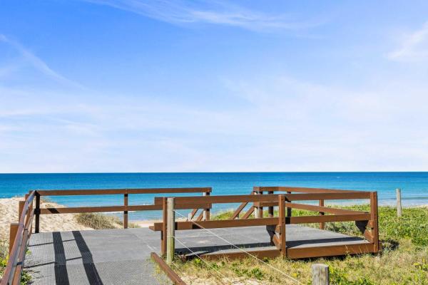 Foto 5: Beachfront with pool ocean views and pet friendly