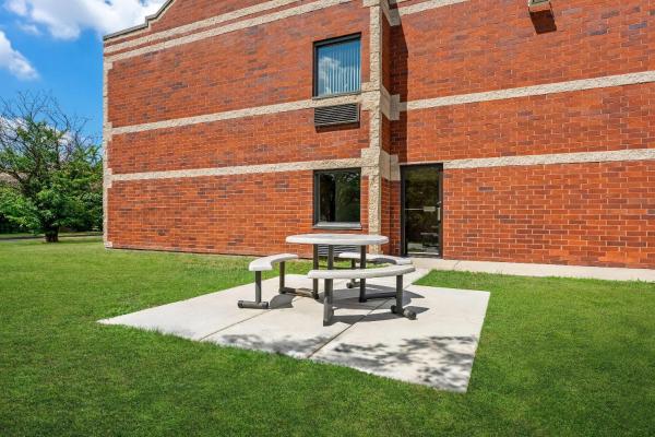 Foto 9: Super 8 by Wyndham Elgin