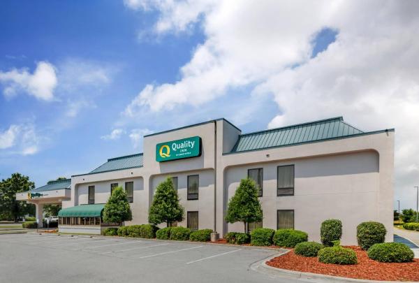 A la foto es mostra l'objecte Quality Inn Lumberton North situat a la ciutat de Lumberton.