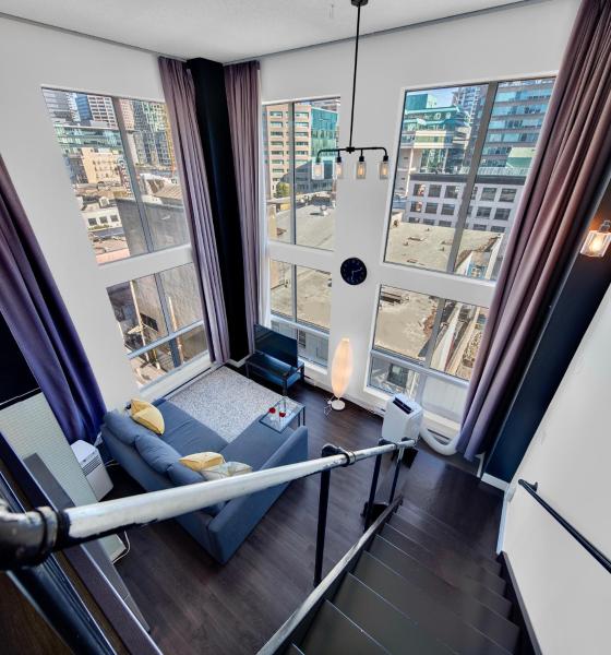 Trendy Downtown Loft Apartment - King Bed!, Vancouver
