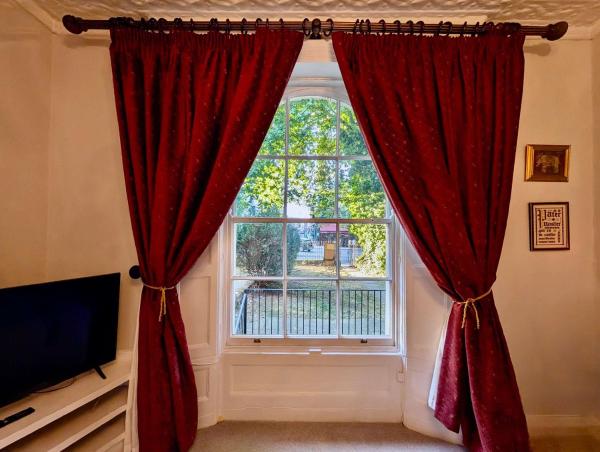 Foto 7: Charming Flat with Balcony in Prime Location