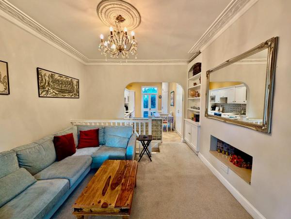 Foto 8: Charming Flat with Balcony in Prime Location