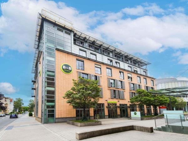 På billedet ses objektet B&B Hotel Erfurt City-West beliggende i byen Erfurt.