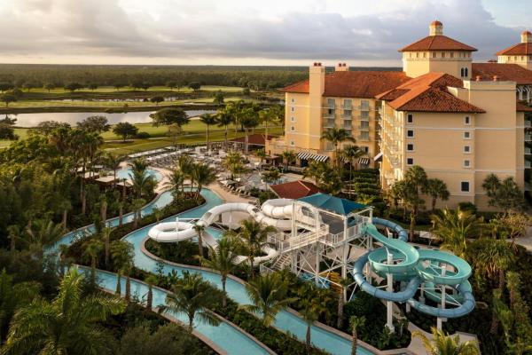 照片显示了位于Naples市的The Ritz-Carlton Naples, Tiburon物件。