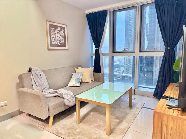 Bright Corner 2br Suite With Bathtub Uptown Bgc - Pasig