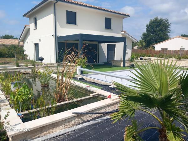 A la foto es mostra l'objecte Villa des 3 Eaux situat a la ciutat de Carcans.