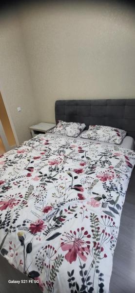 Na zdjęciu widoczny jest obiekt Квартира в центрі ЖК Яровиця położony w mieście Dobrovelychkivka.