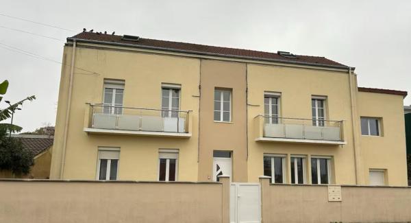 Auf dem Foto ist das Objekt l'Immeuble Privatisé in der Stadt Champforgeuil zu sehen.