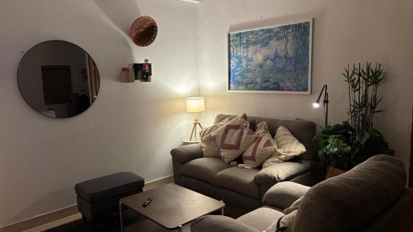 A la foto es mostra l'objecte Nirvana Stays - 2BHK - Luxury - Peace - Comfort situat a la ciutat de Haidar Sāhibgūda.