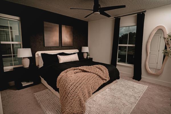 3br-chic Modern Ybor City Tampa With Rooftop Firepit & 2 Bikes-fully Equipped - Tampa, FL