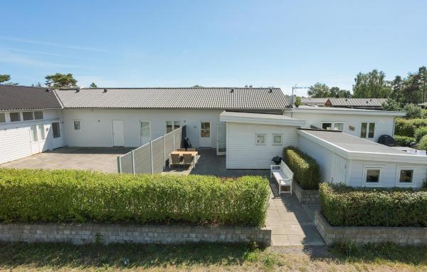 A la foto es mostra l'objecte Lovely Apartment In Nexø With Wifi situat a la ciutat de Neksø.