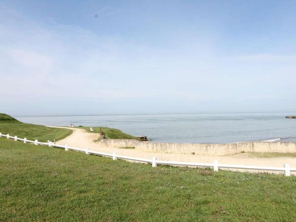 A la foto es mostra l'objecte Studio avec terrasse et parking à Royan - FR-1-494-61 situat a la ciutat de Royan.
