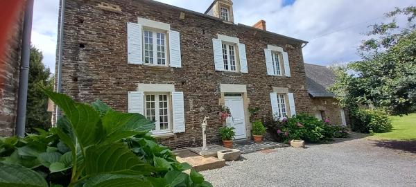På bilden syns objektet Cottage d'Elle som ligger i staden Saint-Germain-dʼElle.