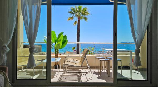 Deux Pièces Cosy, Front De Mer, Terrasse Et 2 Sdb - Antibes