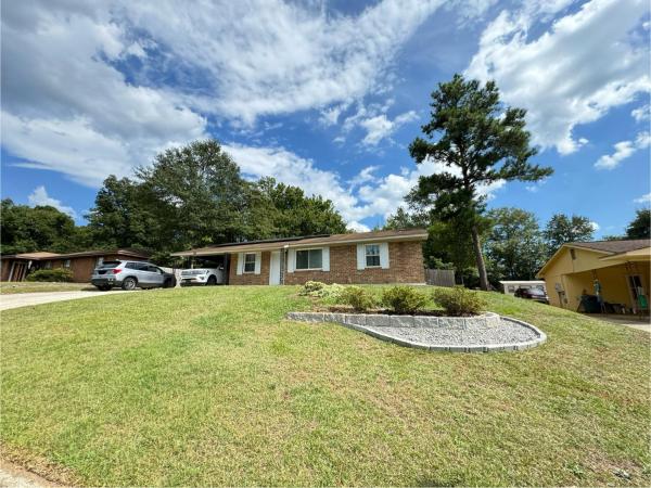 Na zdjęciu widoczny jest obiekt Charming 3BR with Interstate Access położony w mieście North Augusta.