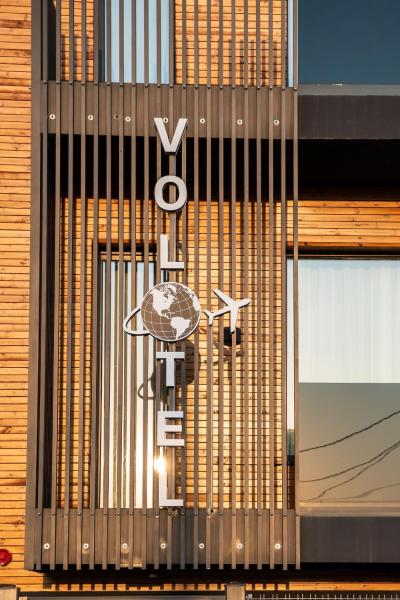 A la foto es mostra l'objecte Volotel SkyWay situat a la ciutat de Dezmir.