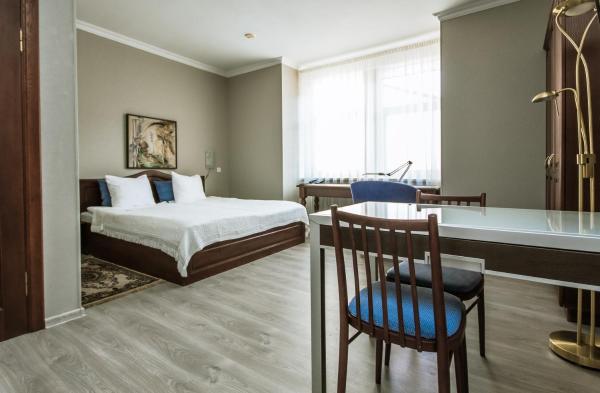 На фото показан объект Hotel Kert FREE PARKING, расположенный в городе Рига.