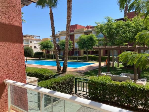Kuvassa näkyy kohde Apartamento en Hacienda del Alamo enfrente de la Piscina!, joka sijaitsee kaupungissa Cuevas de Reyllo.