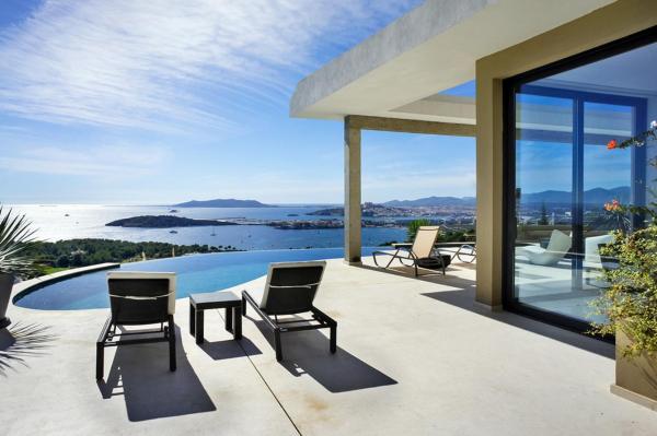 A la foto es mostra l'objecte Serene 4 Bedroom Villa in Ibiza City, 1032 situat a la ciutat de Roca Llisa.