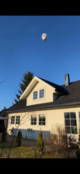A la foto es mostra l'objecte Helt hus leies ut under fiskeri messe 2025 situat a la ciutat de Lund.