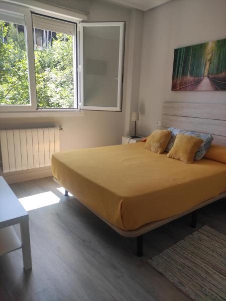 Bild 4: Spacious with free parking in Old Town-Casco Viejo