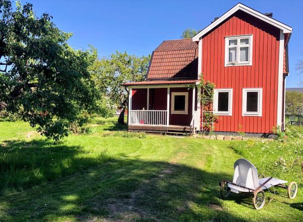 Auf dem Foto ist das Objekt Ferienhaus in Borghamn, Vättern in der Stadt Väversunda zu sehen.