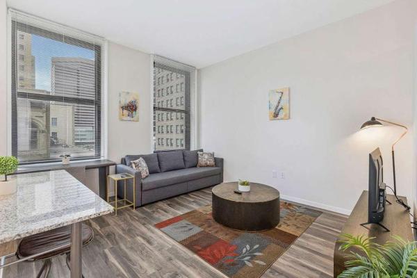 A la foto es mostra l'objecte CozySuites Sky Central #11 situat a la ciutat de Cincinnati.
