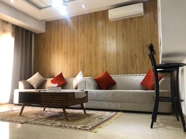 写真にはBorj el Handousse市にあるHaute standing 1 bedroomが写っています。