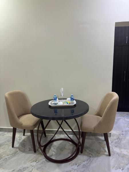 På billedet ses objektet ILHAM SUITEs beliggende i byen Abuja.