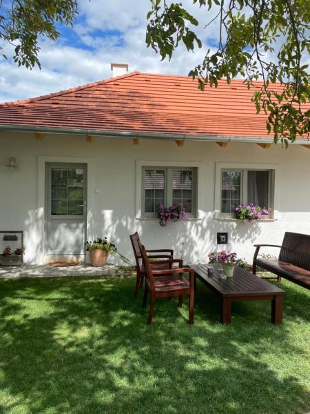 På billedet ses objektet Vendégház a diófához beliggende i byen Balatonboglár.