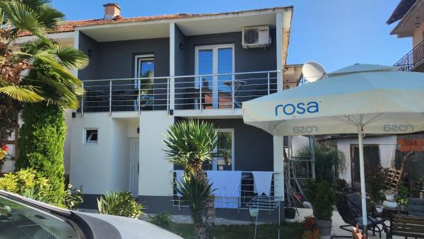 A la foto es mostra l'objecte Apartments Bojadjieski situat a la ciutat de Ohrid.
